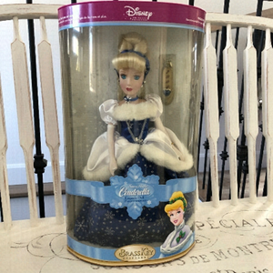 DISNEY Princess Snowflake Cinderella 2004 Porcelain Doll, Brass Key, New In Box